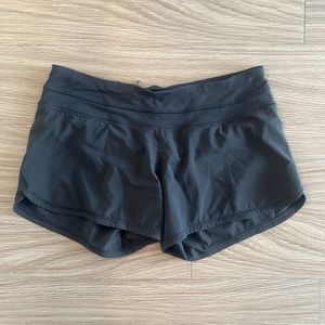 Lululemon shorts 🖤
